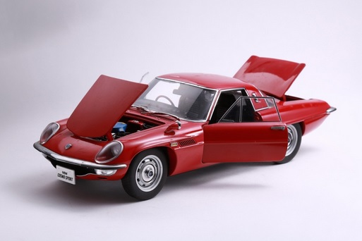 AutoArt 1/18 Mazda Cosmo Sport - Red